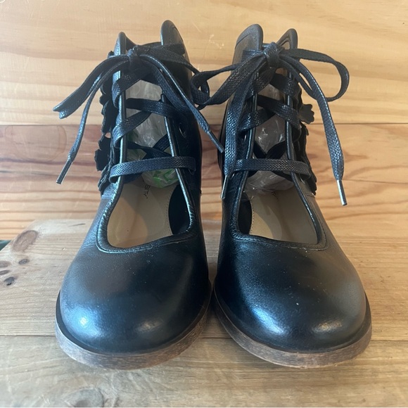 Unity in Diversity Whimsygoth Floral Appliqué Lace-up Heel Booties size 38 - Picture 7 of 13